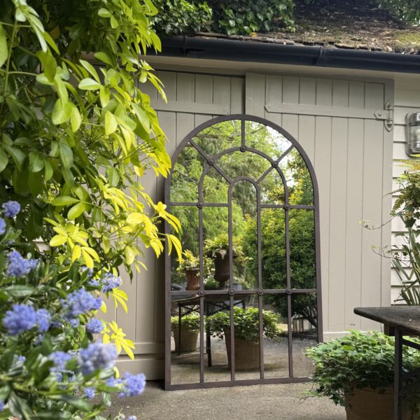 Elegant-arched-mirror